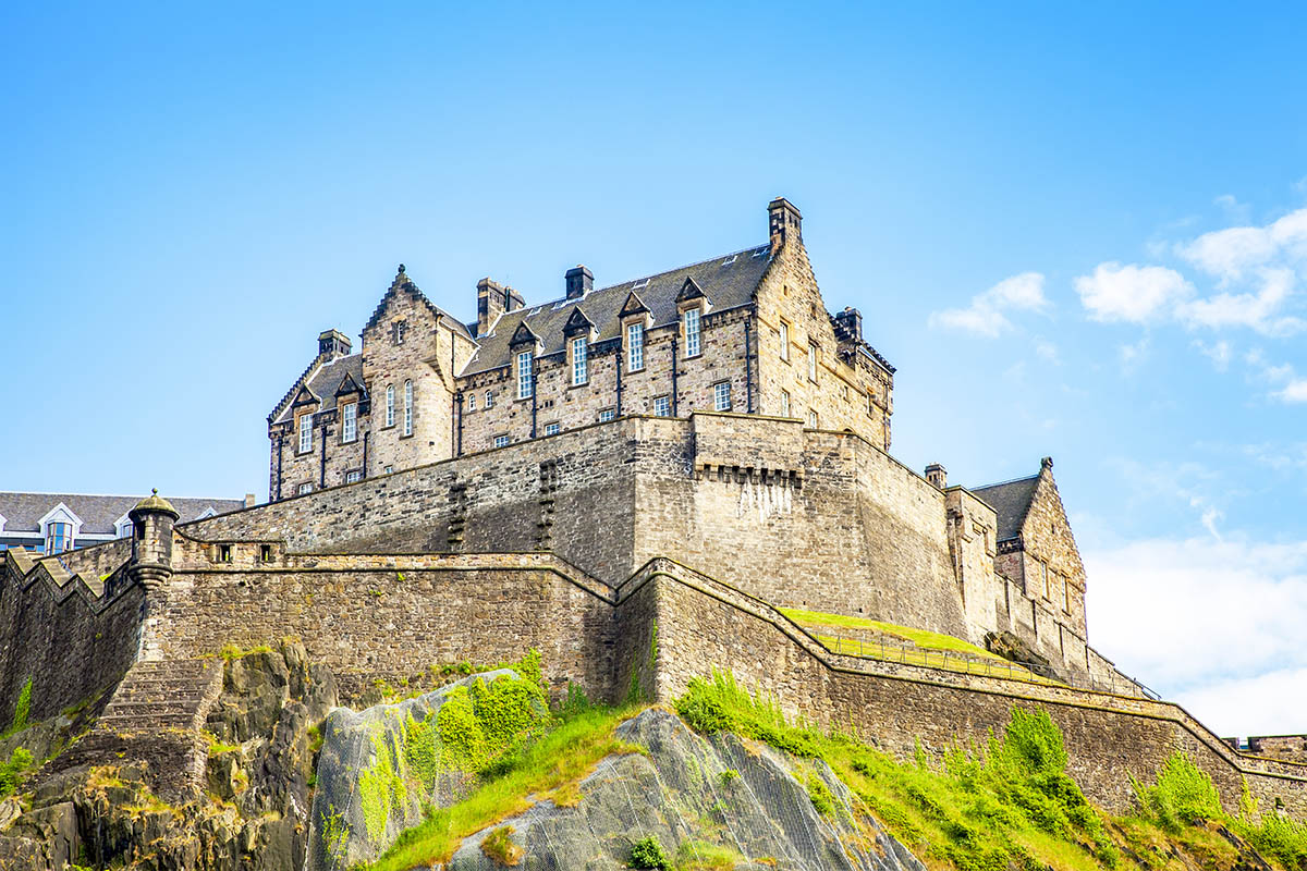 Edinburgh Castle AdobeStock 260837463