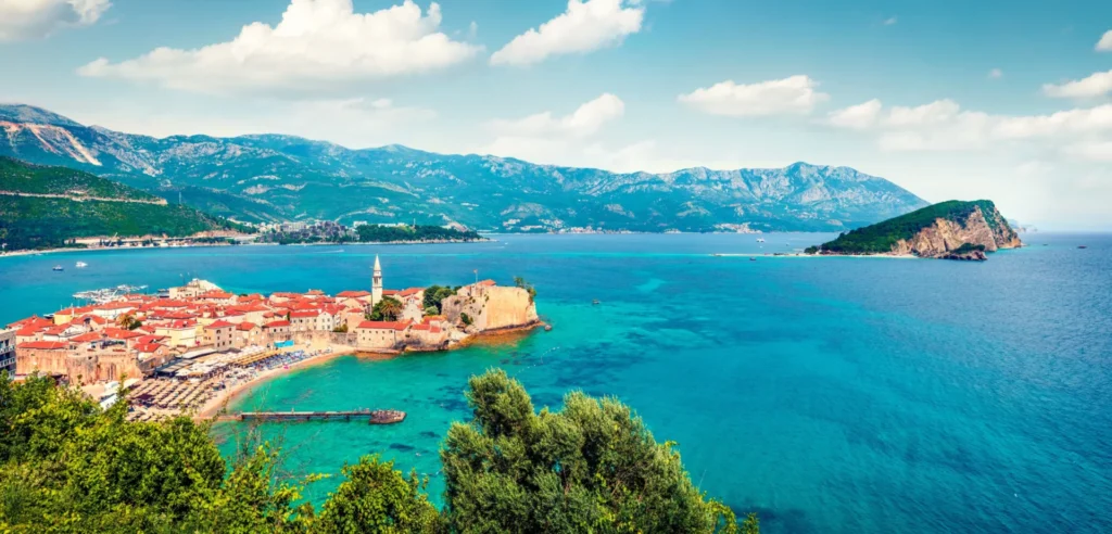 Γιορτές στη Μπούντβα οδικώς, 4 ημ. Γιορτές στη Μπούντβα οδικώς, 4 ημ.
