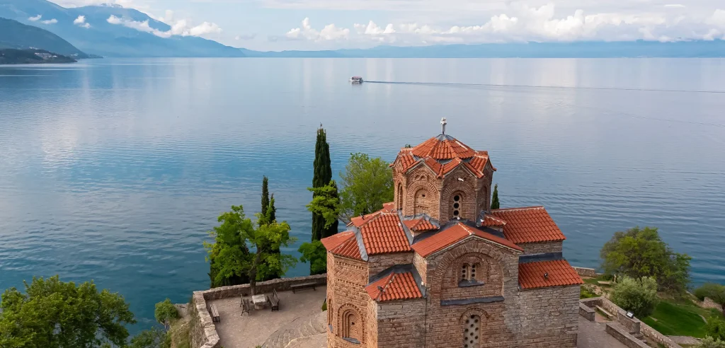 Βυζαντινή Αύρα & Γαλαζοπράσινα Νερά: Οχρίδα - Όσιος Ναούμ - Μοναστήρι, 4 ημ.
